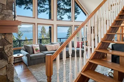 Image de Amazing Lake Pend Orielle Views! Hot Tub! Private Island access w\/ 30 day stay!