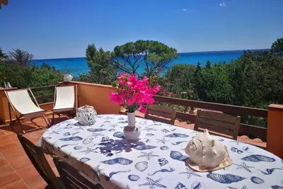 Image de Beachfront house with garden