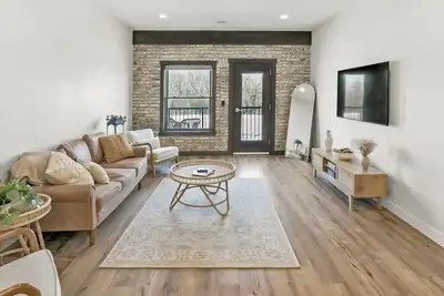 Image de Posh Condo in the Amazing Rail District!