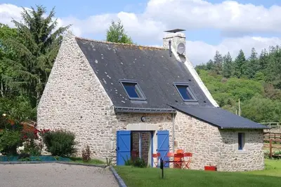 Image de Maison en pierre dans un domaine en pleine campagne!
