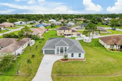 Image de Charming Newly built 4bedroom house with WiFi and Ac in brilliant Port St. Lucie