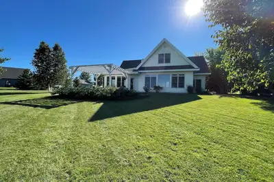 Image de Lake Front Oasis in Spacious 5-bedroom home with WiFi\/Ac\/Heat on Lake Reno