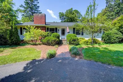 Image de Charming 4-bedroom house with WiFi and Ac in lovely Winston-Salem