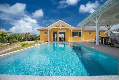 Image de Villa, piscine privée, chambres climatisées, citerne, proche plages et activités