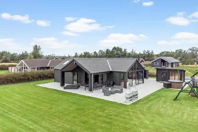 Image de Belle maison Ă Idestrup avec sauna
