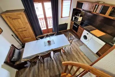 Image de 4 pièces +cabine 6/8 personnes coeur station 50m²