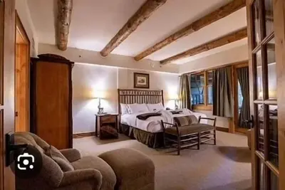 Image de Charming spacious 2-bedroom lodge in peaceful Lake Placid with WiFi and Spa