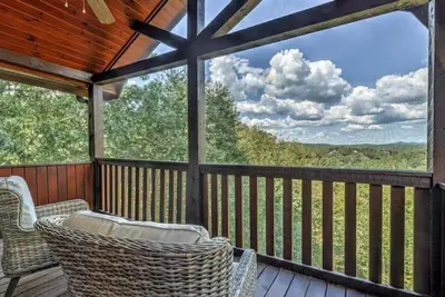 Image de Black Bear Hollow - Hot Tub | Pool Table | Outdoor Fireplace