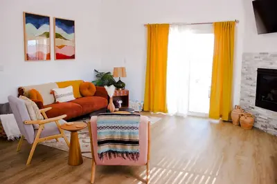 Image de Terra Luna: Tranquil 3 bedroom home - Covered Patio, Spa, Fire Pit, & Hammocks