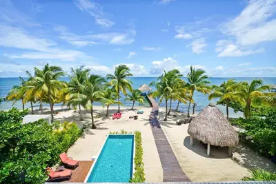 Image de Castaway Villa - 4 Bedroom Beachfront Villa