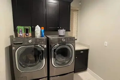 2-bedrooms, 1 Bath in shared home with WiFi and Ac in Pasadena
