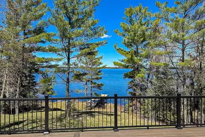 Image de Luxurious newly renovated lake home on Rainy Lake near Voyageurs National Park!