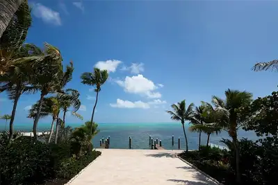 Image de Beachside Retreat in Islamorada - Suite w/ Pool View Queen | Family Ready