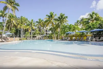 Image de Two Spacious 1br Suites w/ Scenic Pool View | Breathtaking Resort | Free Parking