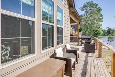 Image de Modern Home Near Lake Martin: Fishing Pond On-Site