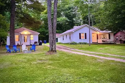 Image de New! Forrest's Cabin and Vivian's Cabin - Two Cabins with Private Lakefront and Dock!