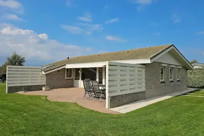 Image de Vacation bungalow with large garden We11