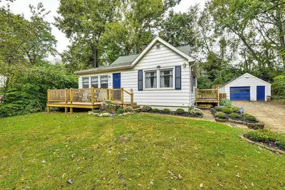 Image de < 1 Mi to Notre Dame: Family-Friendly Home!