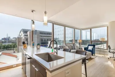 Image de Modern Apt Near Train Station