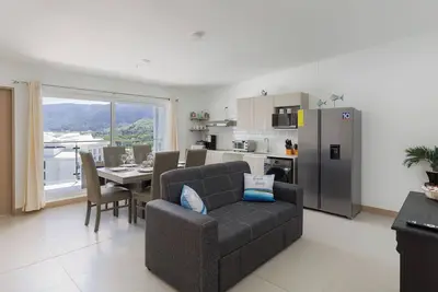 Image de Stunning Mountain view Condo Top Floor