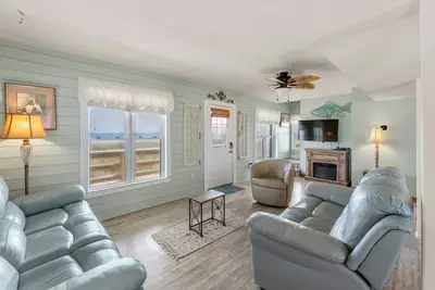 Image de Rose Cottage: Semi-Oceanfront | Pet-Friendly