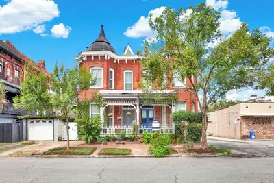 Image de Casa d’Arte two block from Forsyth Park - Sleeps 8