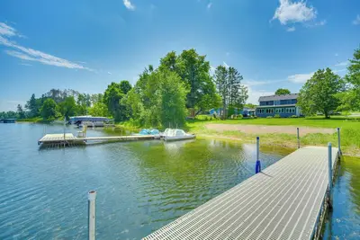 Image de Lakefront Cabin w\/ Fire Pit in Frederic!