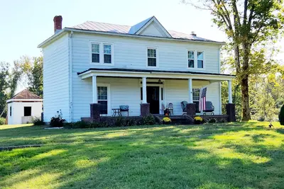Image de Cozy 2-bedroom farmhouse on 12 acres in New Kent County just 7 miles off of I64