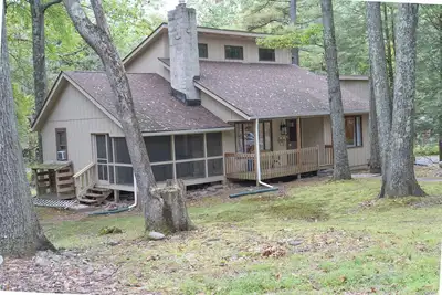 Image de Cozy Cabin Minutes from Skiing Lake Access WaterPark Golf