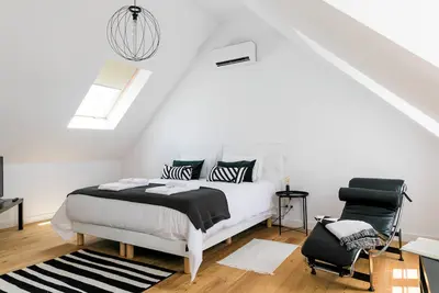 Image de Bright, comfortable duplex apartment in a quiet and typical Lisbon neighborhood