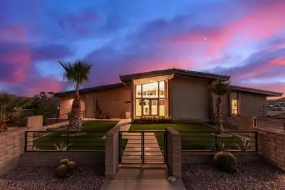 Image de 3br Retreat with Heated Pool, Bbq & Mountain Views