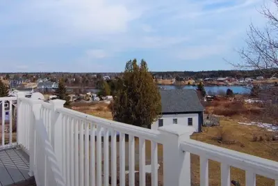 Image de Coastal View 2 bedroom Apartment with Private Balcony in Winter Harbor, Maine