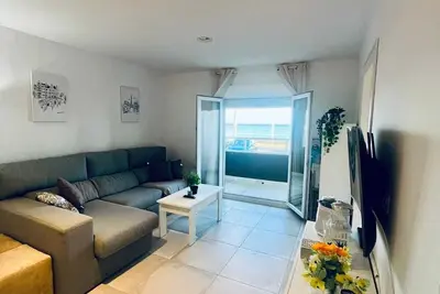 Image de Apartment 3 Bedrooms in 1st line of beach