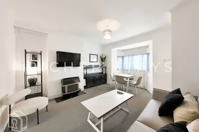 Image de Stylish 3-Bedroom Garden Home | Ac | Contractors