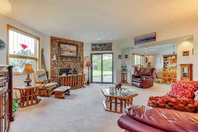 Image de Unique Home w/ Beautiful Mtn Views!