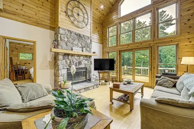 Image de Stunning Riverfront Retreat in Northern Michigan!