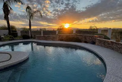 Image de \"Scottsdale Area Oasis: Pool, Spa, Putting Green & Views! \"