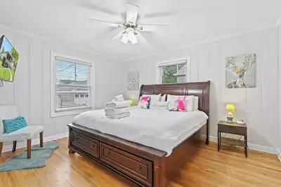 Image de Gorgeous 2- Story home in heart of Broad Ripple