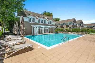 Image de Close to Beach | With Pool | Hampton Bays