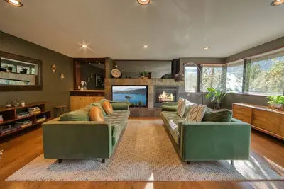 Image de Spire Chalet at Alpine Meadows - 4br 4. 5 Ba W/ Hot Tub & Ski Shuttle