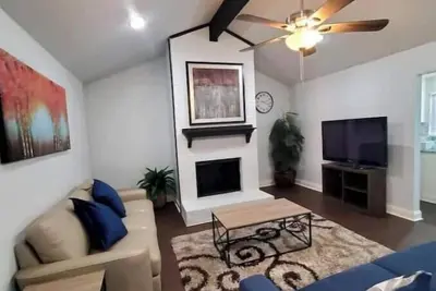 Image de Superhost/Luxury Duplex; Crib; At&T Stadium/6 Flags< 3 miles\n\n