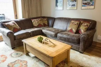 Image de Cozy 1-Bedroom Loft with Après-Ski Features