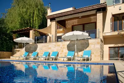 Image de Experience Luxury in This Elegant Sea View Villa, Paphos Villa 1480