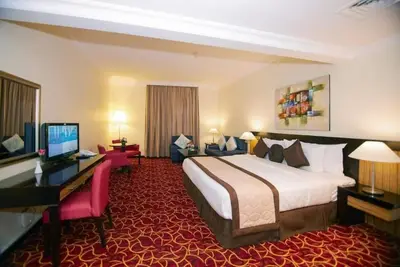 Image de Three Bedroom Apartment Near Al Rigga Metro