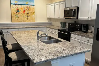 Image de Furnished 4-bedroom home in Holly Springs