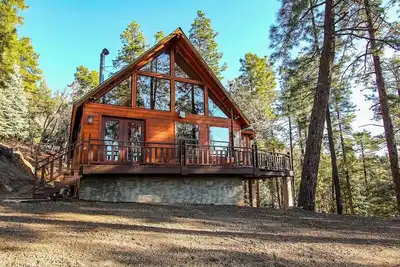 Image de Peaceful, picturesque, Cabin in the mountains!