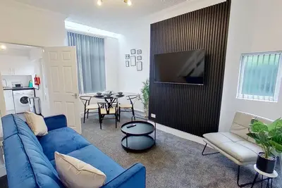 Image de Salford-House-Sleeps6-Parking-Garden-Wifi