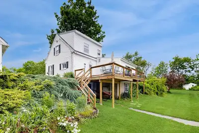 Image de Serene Waterfront Home with In-Ground Pool, River Views, Spacious Deck, & Grill