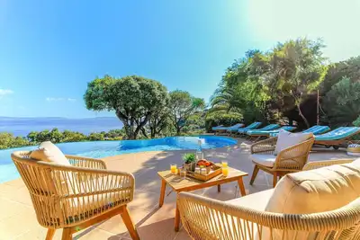 Image de Villa Familiale - Piscine et Vue Panoramique