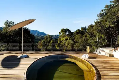 Image de Hillside Hideaway w\/ Deck & Spa in Topanga Canyon